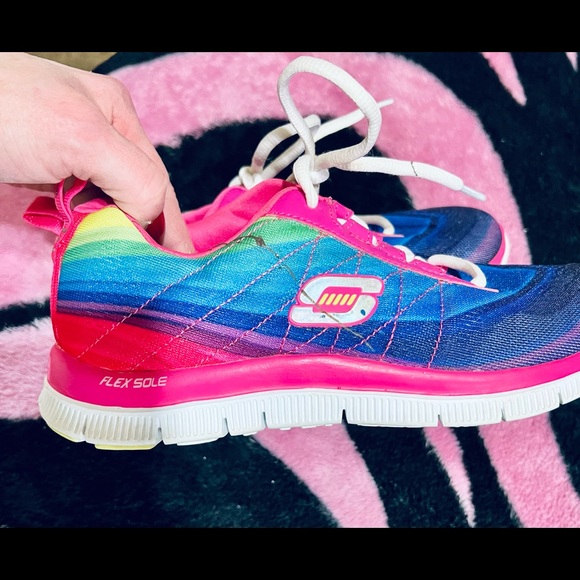 Skechers shoes size 6.5 - Picture 4 of 5